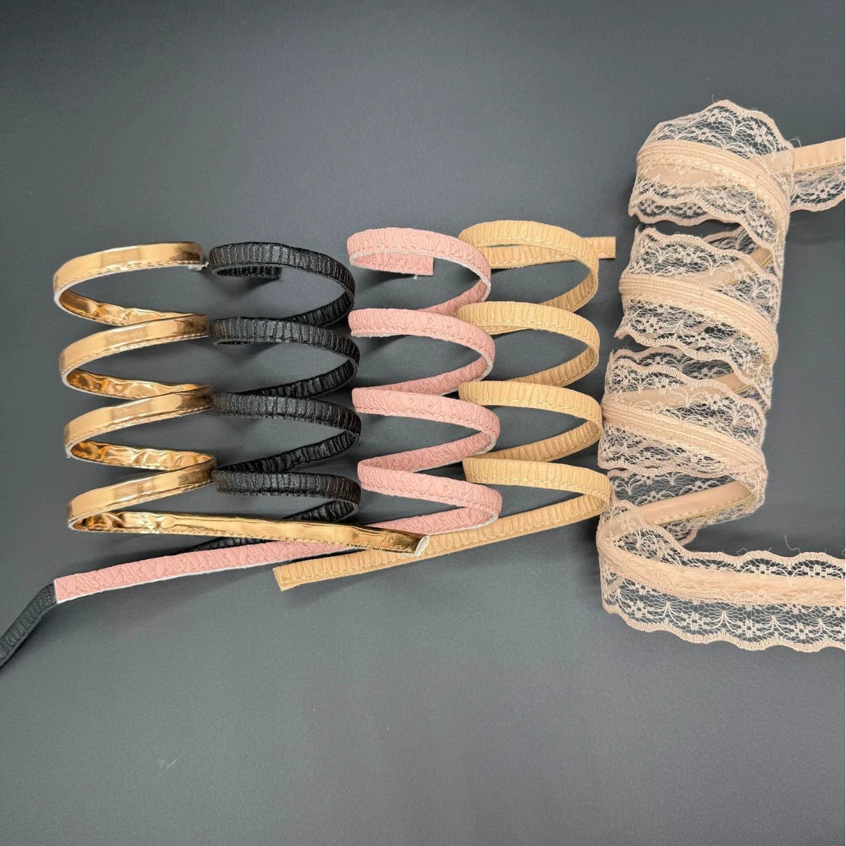 Обувь на высоком каблуке аксессуары аксессуары пружинные производители поддерживают персонализированное производство без трещин плюс кружевные элементы