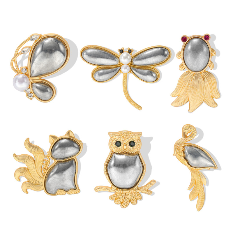 Popular New Chinese-Style Nine-Tailed Fox Brooch with Cover, Handmade Leather and Fabric Appliqué Flamingo Pin-Style Accessory