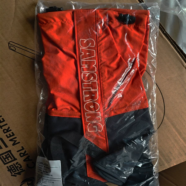 Children's snow cover/orange