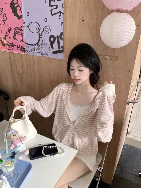 【自社工場在庫あり】スイートリボンプリント ピンクストライプ カーディガン ジャケット レディース 小柄トップス|undefined