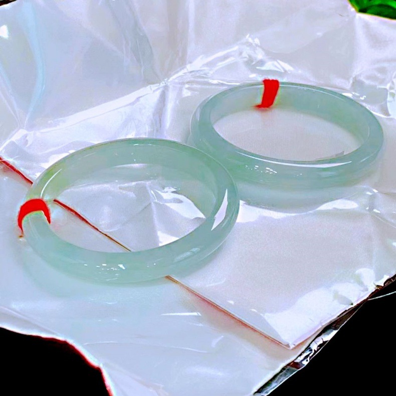 Vòng tay ngọc bích tự nhiên Miến Điện loại băng chính hãng, màu xanh nhạt cho thanh niên chi tiết 4