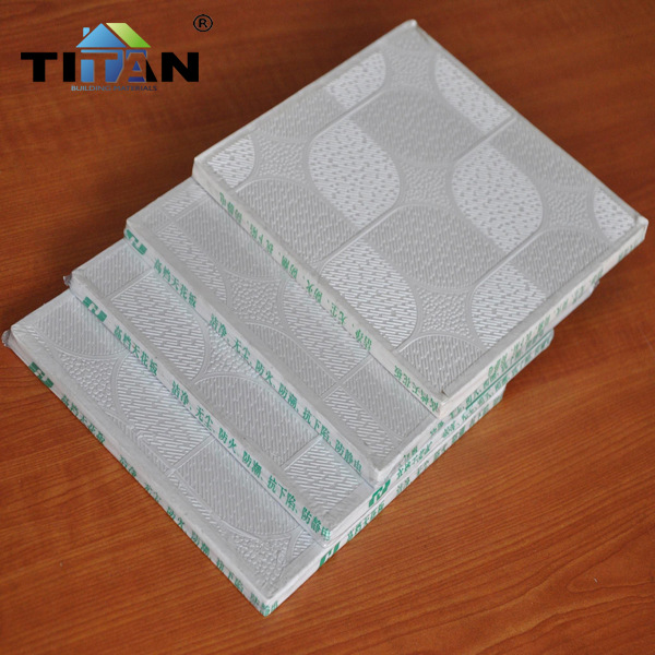 Techo absorbente de sonido perforado tablero de yeso de pvc tablero absorbente de sonido de techo fabricante tablero perforado tablero absorbente de sonido a prueba de humedad