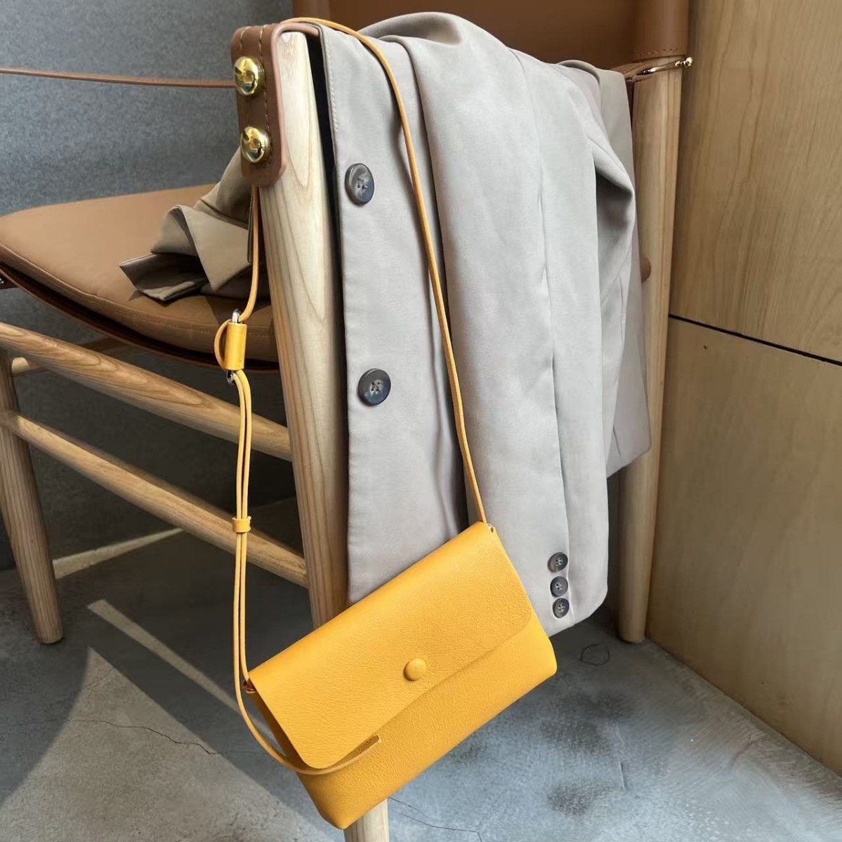 2026 Spring/Summer New Minimalist Single Shoulder Crossbody Bag For Women, Fashion Cowhide Commuter Phone Bag, Designer Handbag - Thumbnail 3