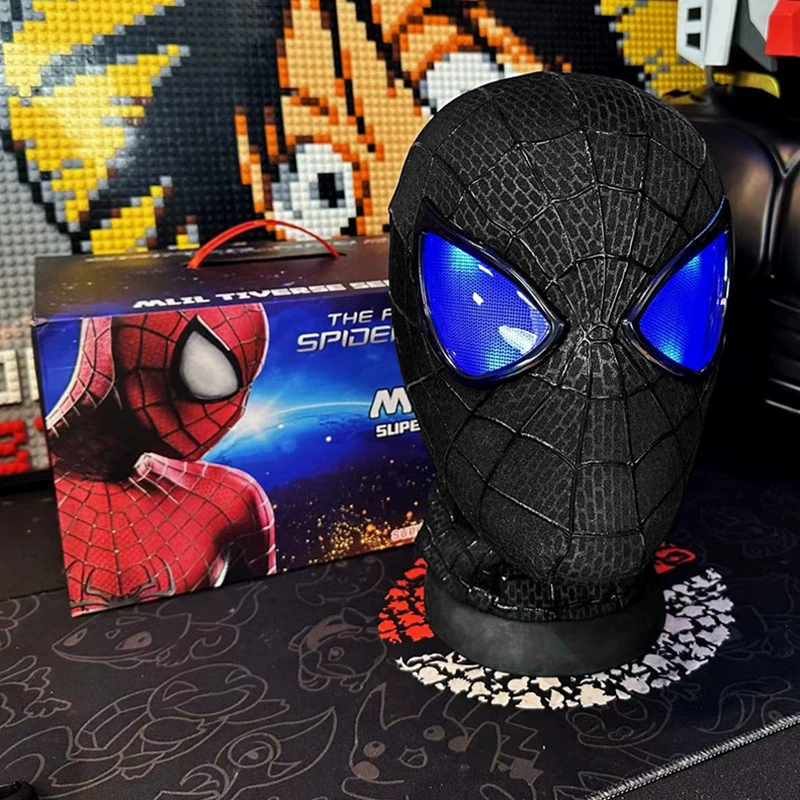 Movable electric mask, heroes, helmet, Spiderman