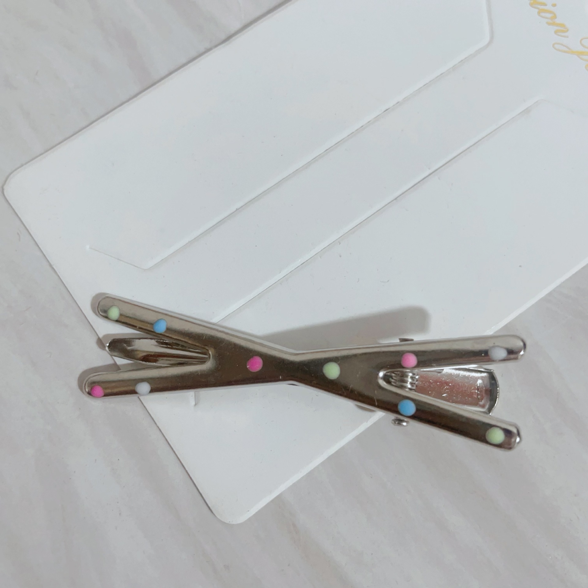 Un patrón de clip de pelo al por mayor nuevo mercado nocturno joyería de tarjeta de pelo al por mayor barraca de venta caliente clip de boca de pato joyería image 152