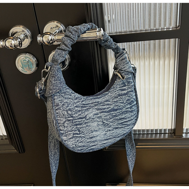 Women's Small Pu Leather Marble Elegant Dumpling Shape Zipper Handbag display picture 3