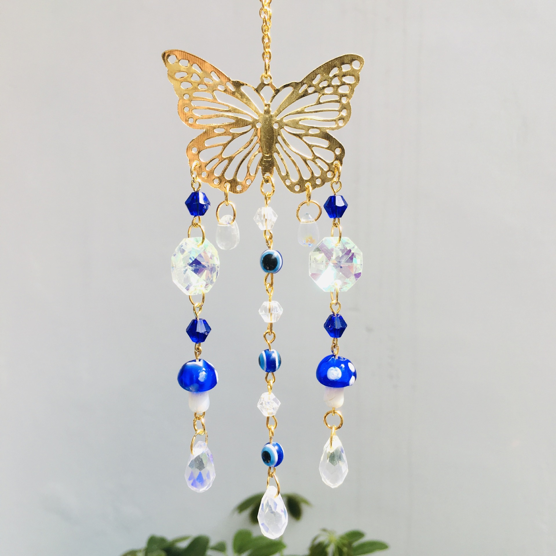 Basic Butterfly Natural Crystal Pendant display picture 1