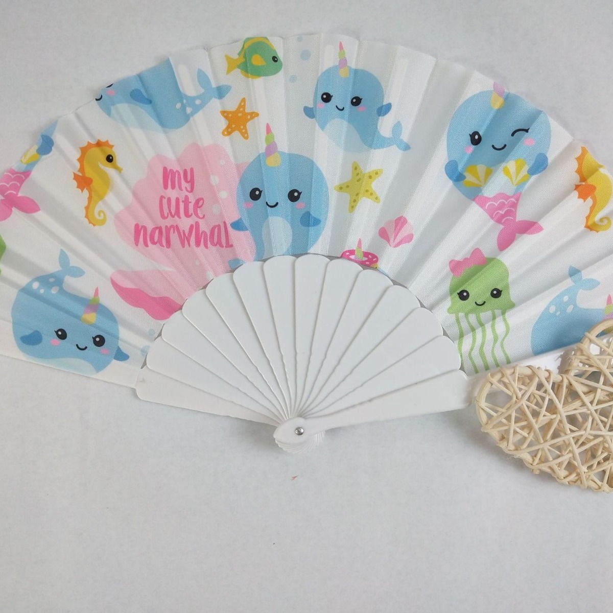 Hay en stock hueso de plástico fresco ventilador plegable creativo Oxford paño superficie del ventilador delfín tema