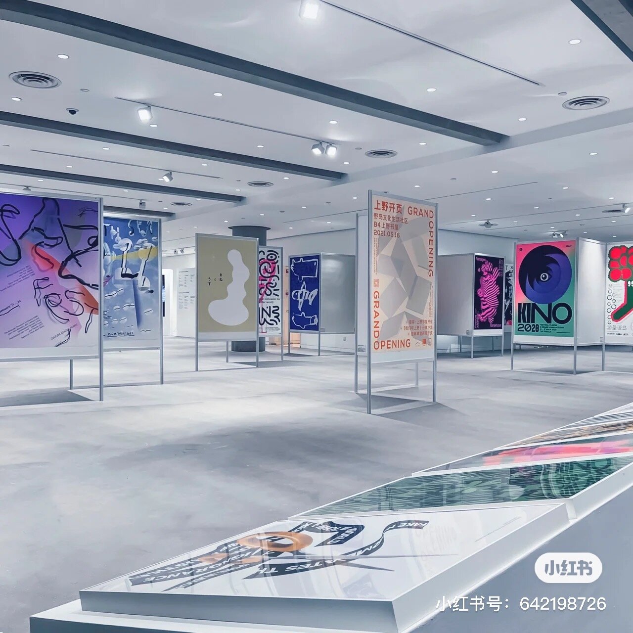 ������չ�ܺ���������ҵ��Ʒչʾ��������ƷѧУչ���黭�۵����