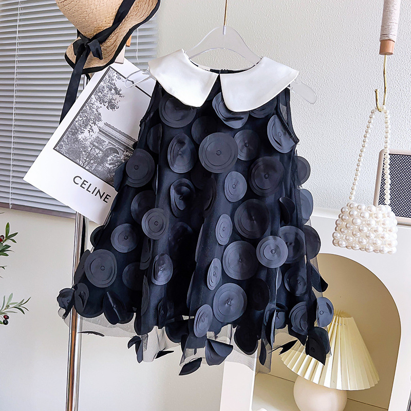 Three dimensional summer bag
