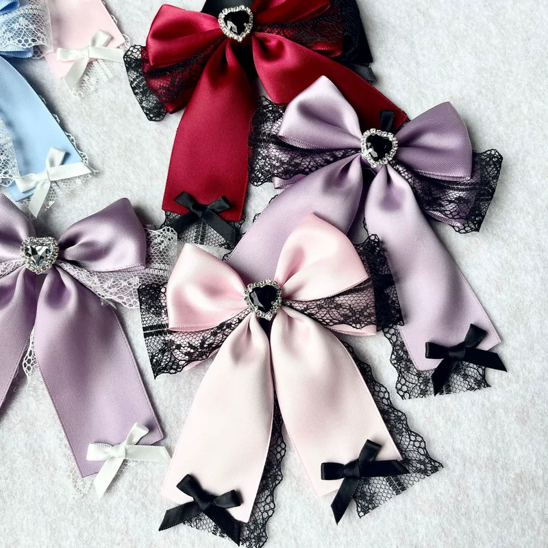 Hairgrip with bow, fashionable bangs