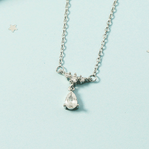 Small fresh diamond-encrusted water drop necklace Korean style temperament new smart simple versatile light luxury clavicle chain for your girlfriend