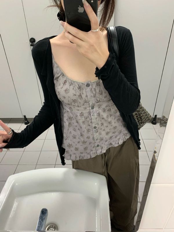 韩系温柔风吊带背心女早秋季2025新款轻薄黑色开衫碎花上衣两件套|undefined