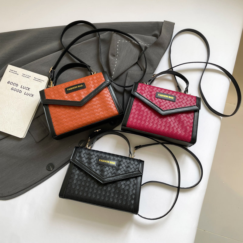 2025 bolsos de mujer tejidos nuevos bolsos cuadrados de color contrastante, bolsos de mano diarios, bolsos de hombro para viajar