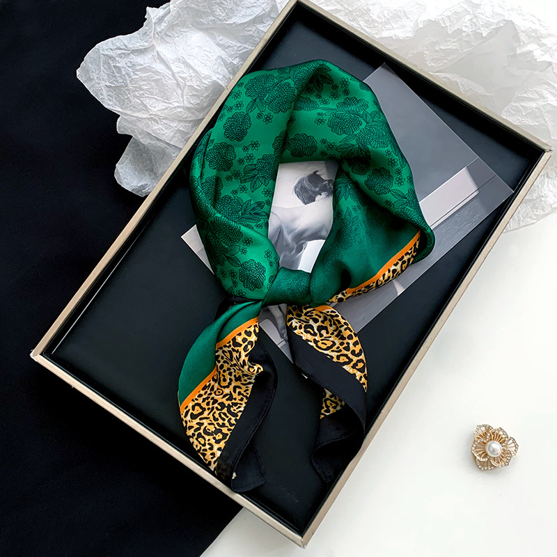 Bufanda de seda, bufanda cuadrada, sentido avanzado, nueva bufanda de seda de simulación, chal estampado, bufanda decorativa de todo fósforo, pañuelo en la cabeza, cinturón para el cabello, cabello atado