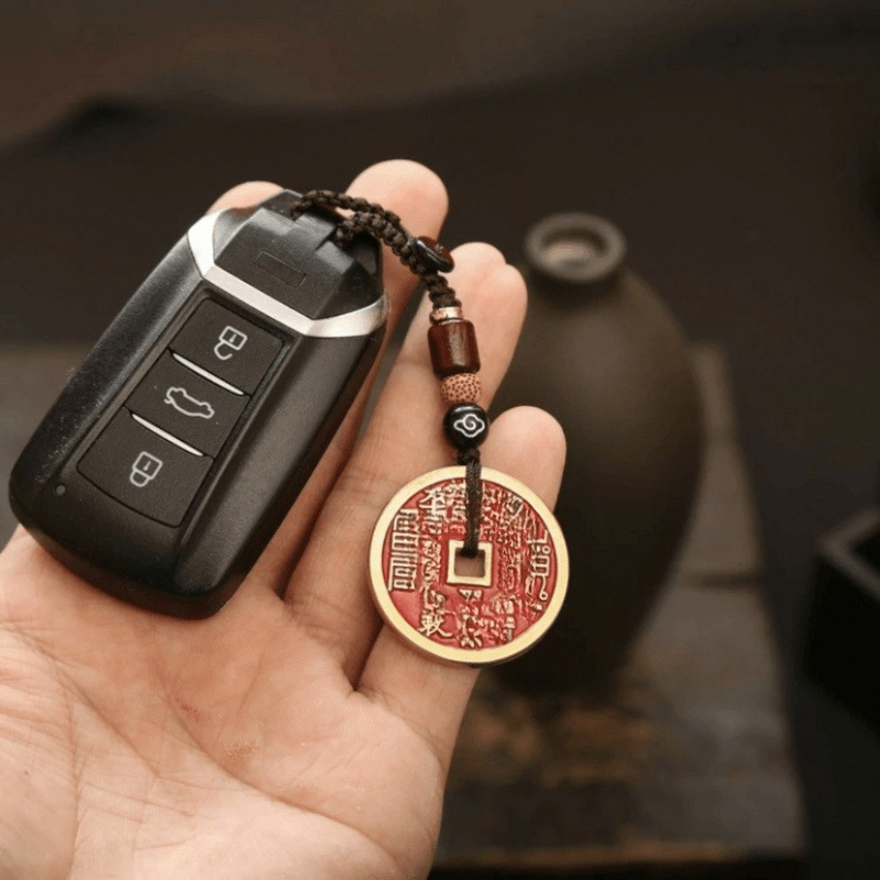 卸売りの新型の山鬼はお金を使います。新年の山鬼はお金を使います。真鍮のキーホルダーをまねます。|undefined