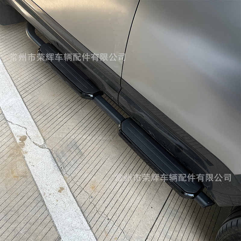 Suitable for BAIC BJ30 side steps, car exterior entry footboards, anti-collision and wear-resistant body protection accessories