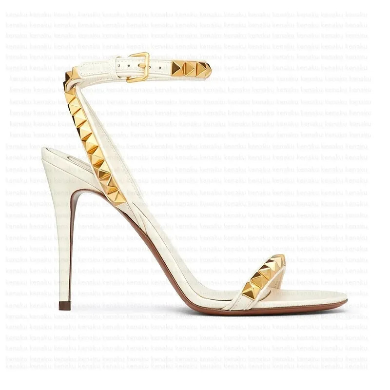 In Stock 2025 New Designer Style French Rivet Buckle Strap Open-Toe Sandals for Women Summer Flat Roman Shoes