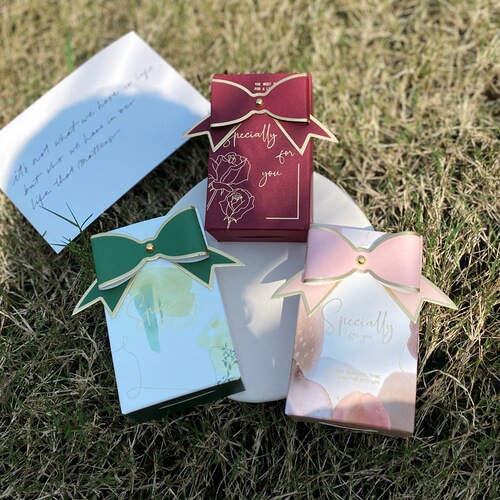 New Style Candy Box with Wine Red Gold Foil Creative Candy Box Candy Bag for Forest Style Wedding Candy Box Gift Box Can Hold Cigarettes