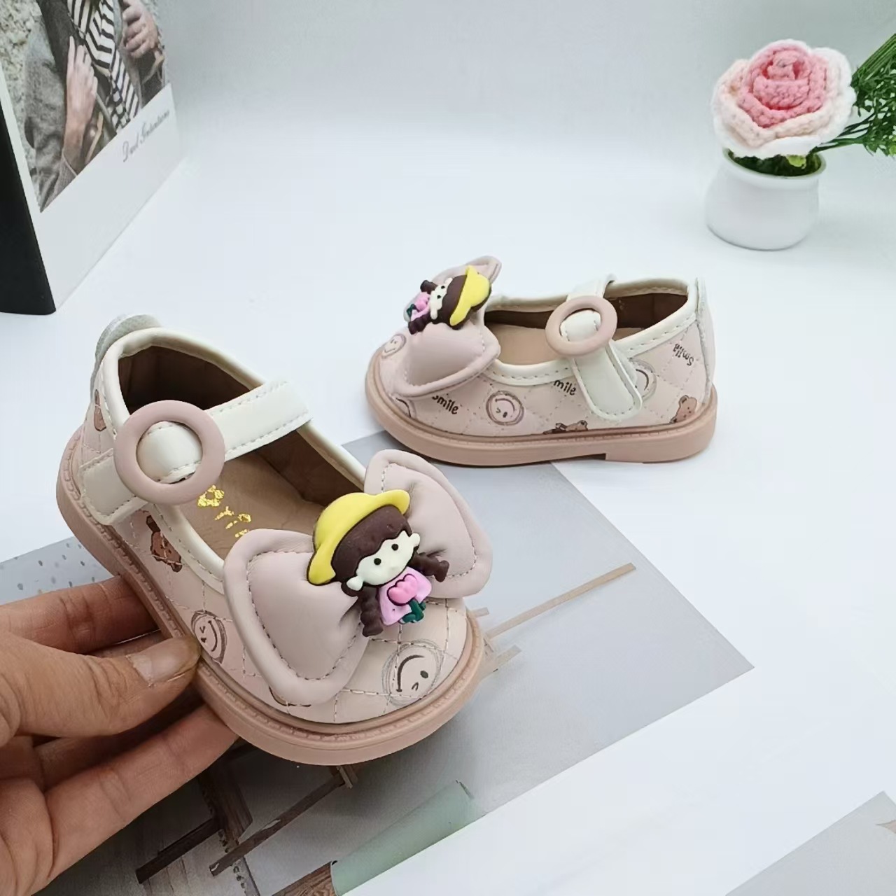 Zapatos de cuero de otoño para niñas, zapatos de dibujos animados, zapatos para bebés, zapatos para bebés con suela suave, zapatos de princesa, zapatos para niños suaves