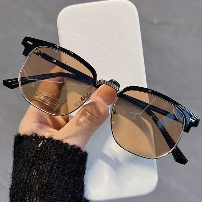 Gafas de media montura que cambian de color fotosensibles para hombres, cara grande, gafas de miopía de moda anti-luz azul, las mujeres pueden equiparse con ojos planos