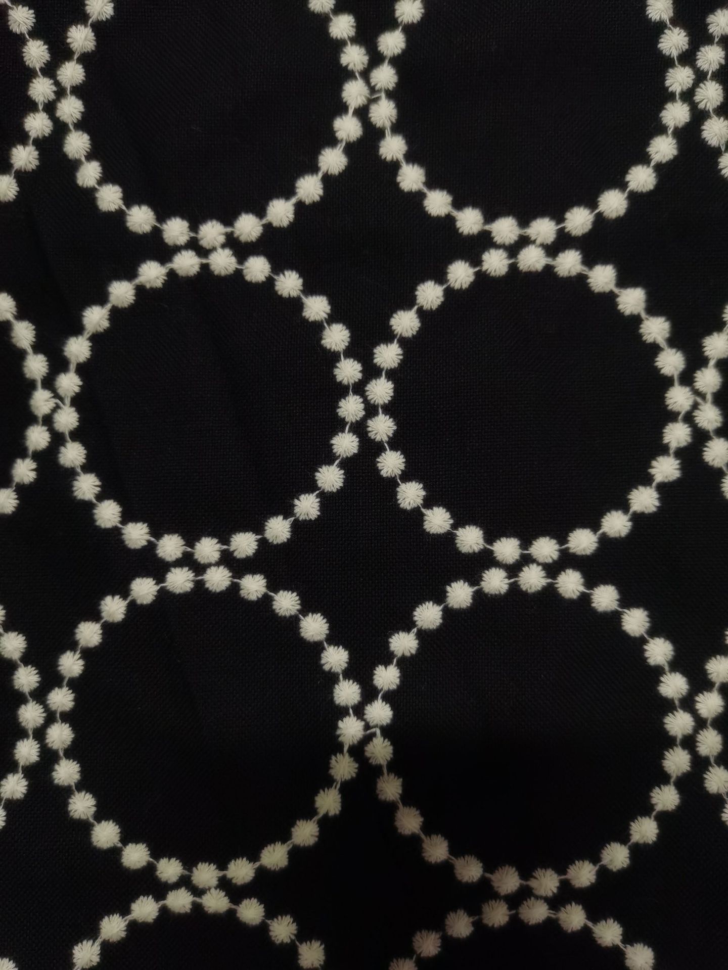 メーカーは綿麻刺繍布の刺繍を提供しています。