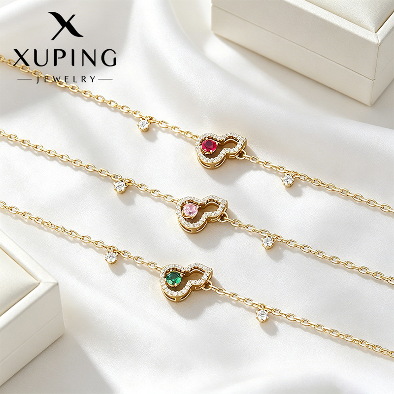 Xuping Nueva Pulsera de Calabaza Hueca de Aleación Galvanizada en Oro de 14k con Gema Artificial, Estilo Único, Accesorio de Mano de Moda.