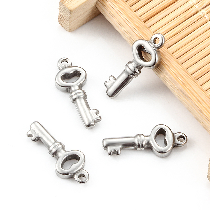5 PCS/Package Quantity 5 PCS/Package 304 Stainless Steel Key Pendant DIY Jewelry Accessories Pendant Necklace Bracelets