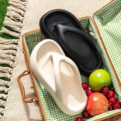Women's Summer Outwear Thick Sole PVC Non-slip Indoor Slippers for Outdoor Leisure Simple Flat Slippers