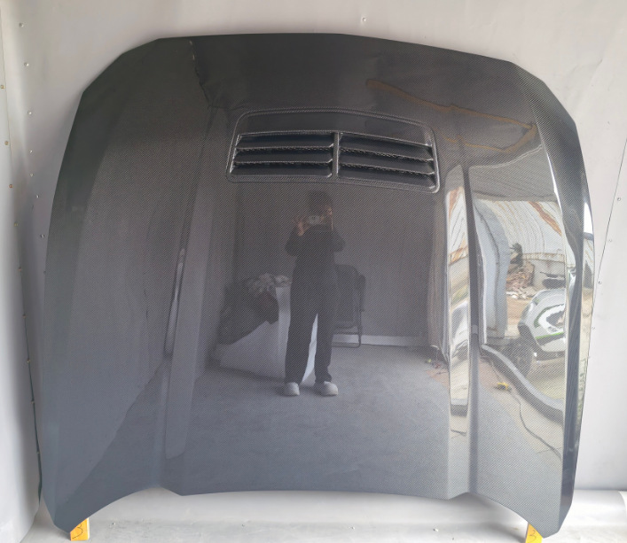 Carbon fiber modified front hood suitable for 2024 Mustang, carbon fiber engine hood with ventilation and heat dissipation design