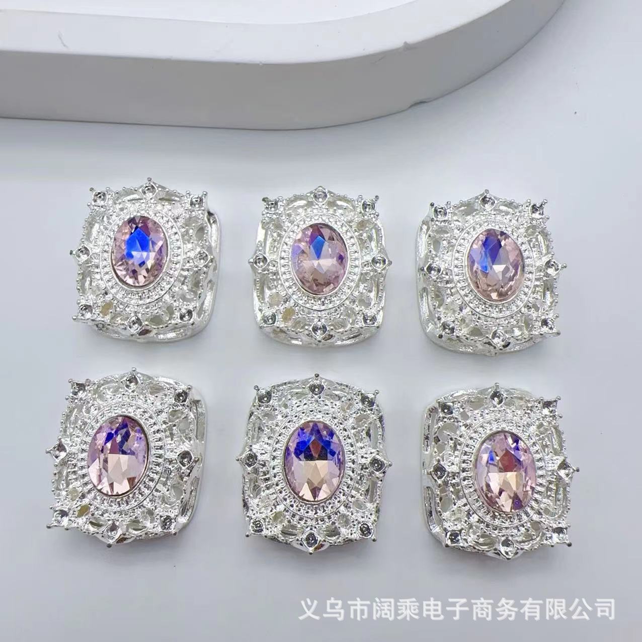 ダイヤモンドの長い方の大きい魔の箱の多い八穴のジルコニウムのdiyの手作りのビーズのブレスレットのネックレスの合金のアクセサリーのビーズの部品