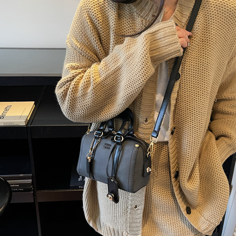 Fashion Contrast Patchwork Boston Handbag 2025 New Arrival Women's Designer Bag Versatile Minimalist Shoulder & Crossbody Bag - Thumbnail 4