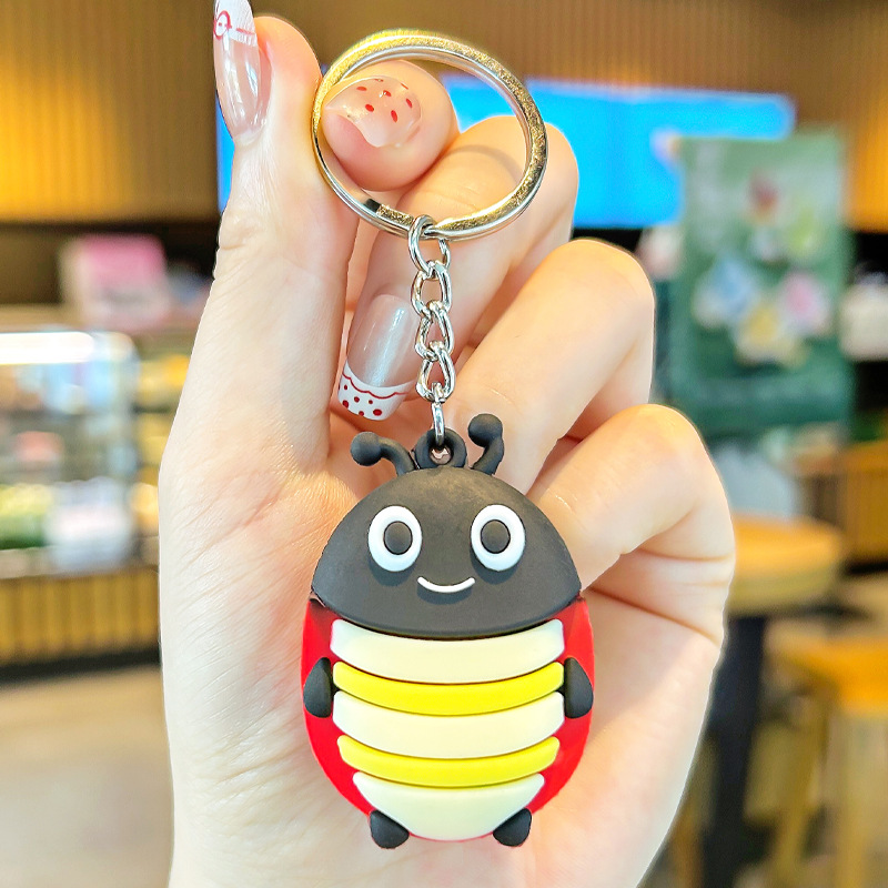 2025 nuevo llavero de abeja de libélula de dibujos animados muñeca de insecto creativo bolso de escuela de estudiante colgante pequeño regalo