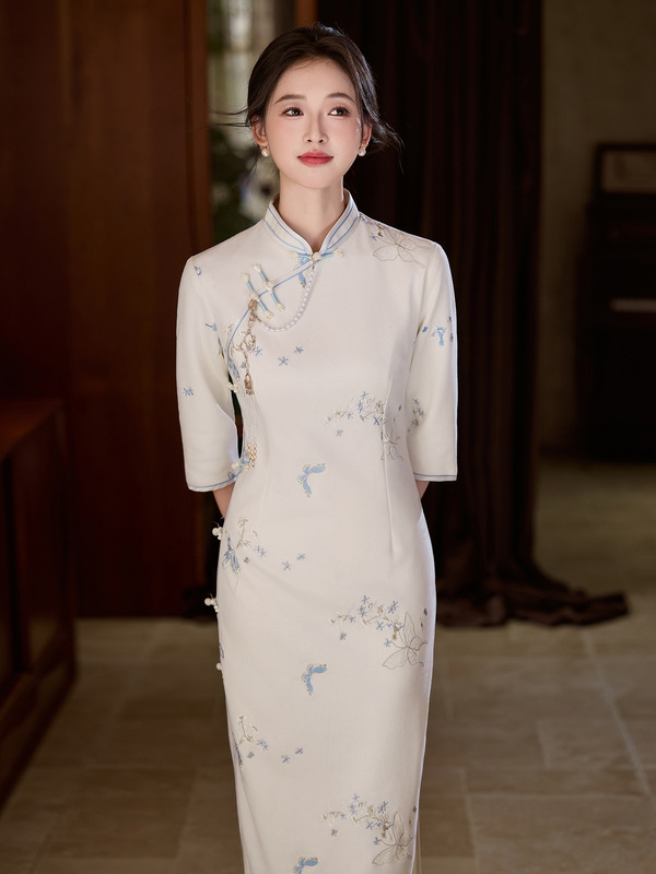 刺绣白色国风中式长款改良中袖旗袍秋季2025新款少女复古修身收腰|undefined