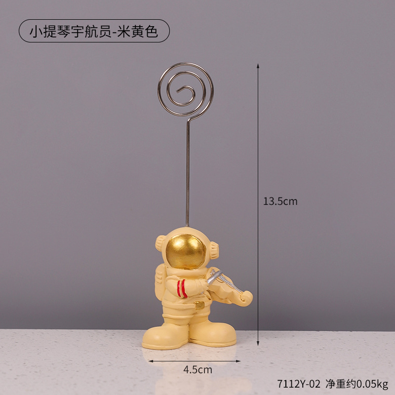 Creative three-dimensional mini astronaut spaceman business card holder desktop photo holder desktop small ornaments resin crafts