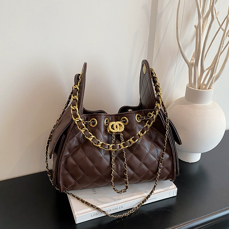 One-shoulder bag, quilted diamond pattern, chain strap, 26×14×20 cm