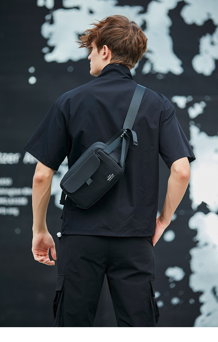 Classic Men's Messenger Bag For Commuting And Sports Performance_voghion.com