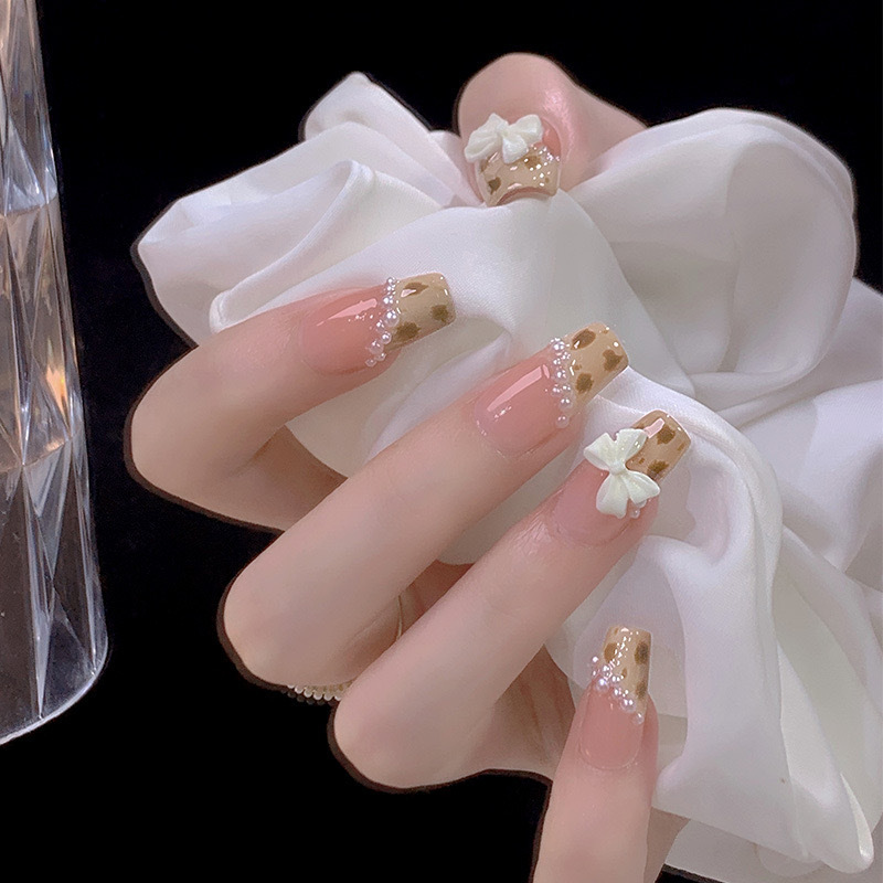 Cream Toffee Wearable Leopard Print Nail Patch Pearl Nail Art Patch Gentle Bow Nail Art Patch Finished Product