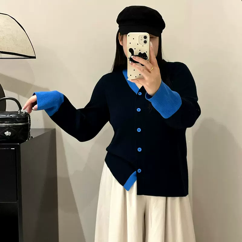 大码女装设计感撞色v领上衣2025秋款胖mm宽松休闲针织开衫女22836