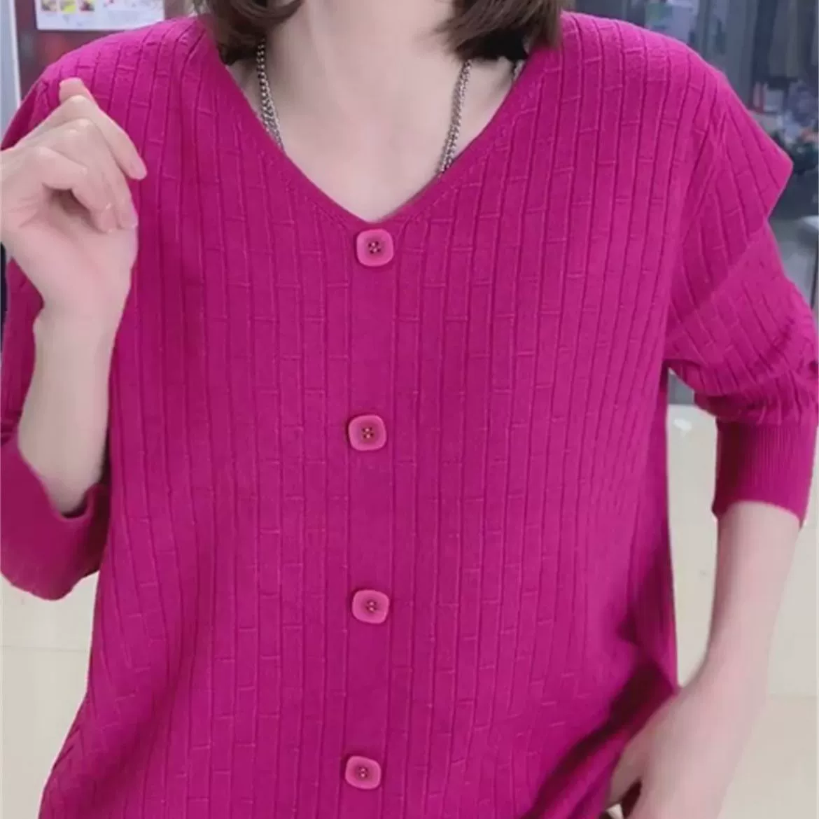 2025 новых свободных ленивых топов с V-образным вырезом, трикотажные, весенние, с длинными рукавами для женщин с прямыми волосами, фабричное производство, цельный комплект