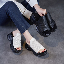 复古真皮牛皮凉拖夏季外穿厚底松糕拖鞋女款坡跟夹趾镂空罗马凉鞋