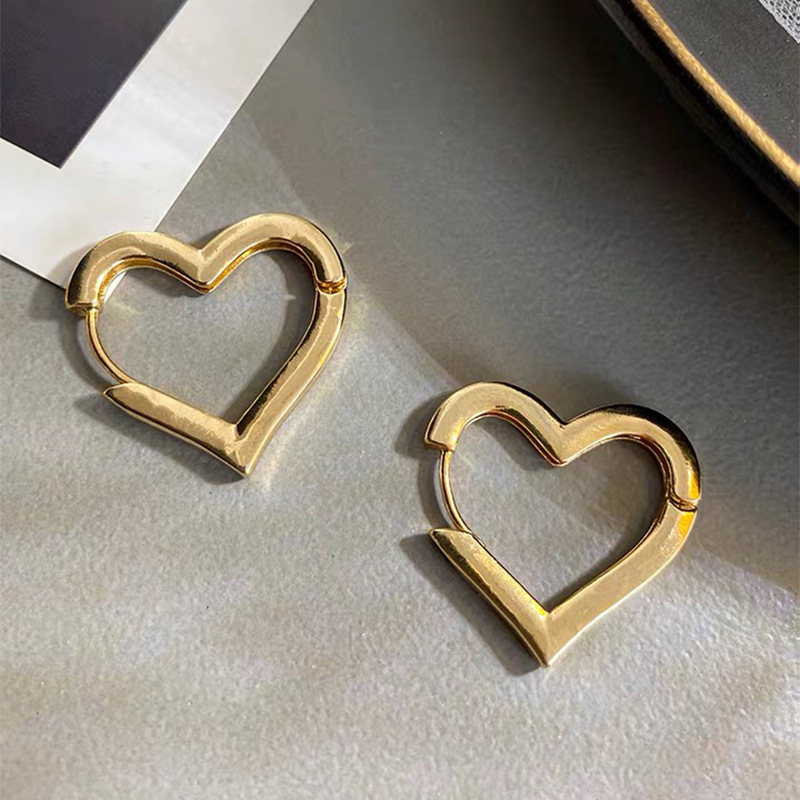 Korean Simple Heart Metal Earrings display picture 6