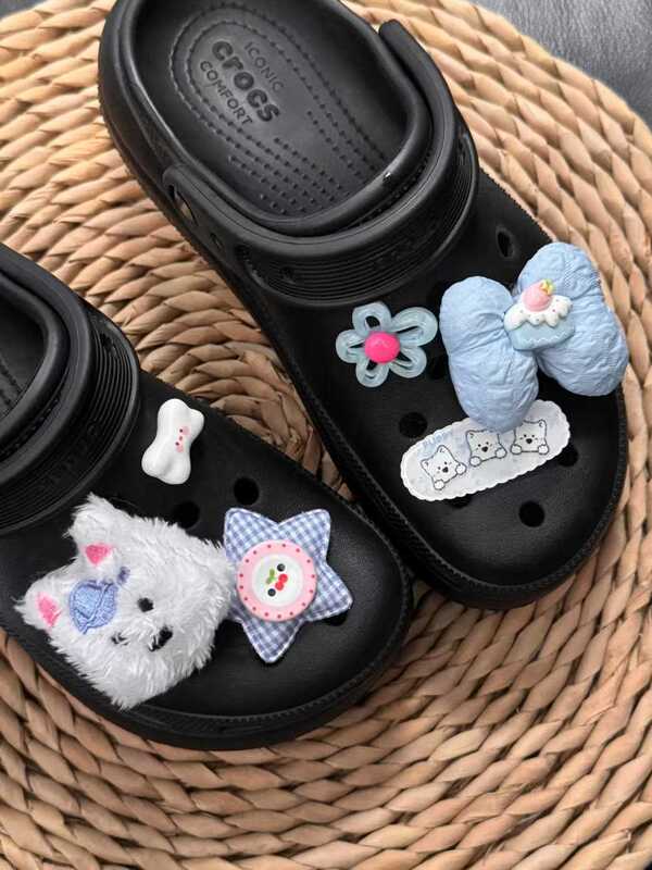 夏のスリッパ靴花漫画ハローキティ下駄アクセサリー靴バックル靴花セット diy アクセサリーリトルレッドブック|undefined