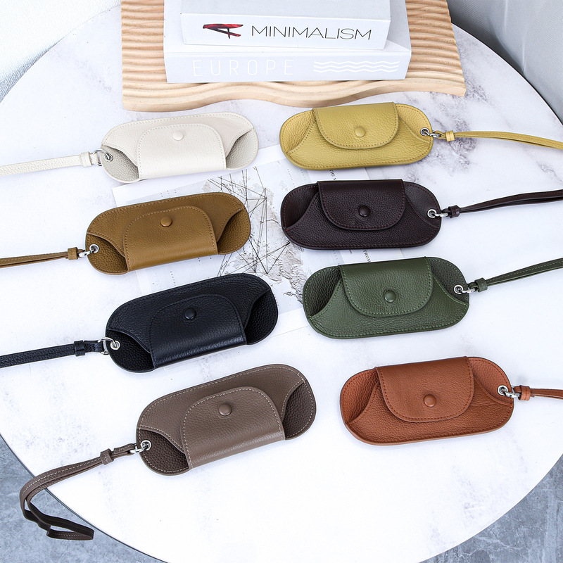 Genuine Leather Flip-Top Magnetic Neck-Hanging Glasses Case for Sunglasses, Prescription Glasses, and Reading Glasses Storage Bag, Eyewear Pouch, Fashion Accessory Genuine Leather Flip-Top Magnetic Neck-Hanging Glasses Case for Sunglasses, Prescription Glasses, and Reading Glasses Storage Bag, Eyewear Pouch, Fashion Accessory