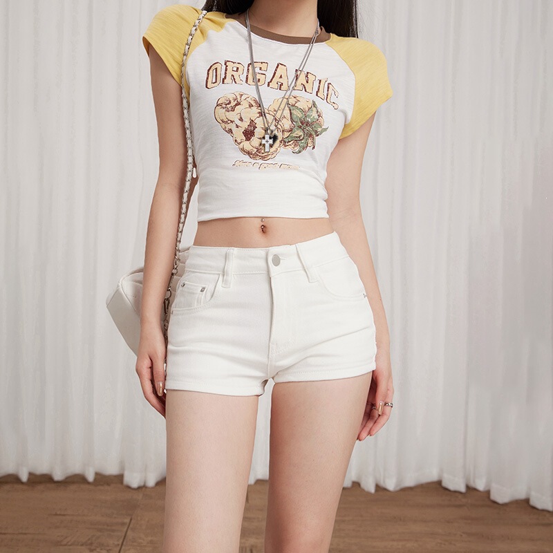 American Retro Low-Waist Slim-Fit Shorts, Stretchy and Versatile, Summer Straight-Leg Hot Pants, Women's Jeans for Spring and Summer American Retro Low-Waist Slim-Fit Shorts, Stretchy and Versatile, Summer Straight-Leg Hot Pants, Women's Jeans for Spring and Summer
