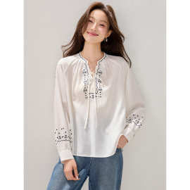 2025秋冬新款法式时尚气质重工刺绣半开领系带褶皱设计长袖衬衫女