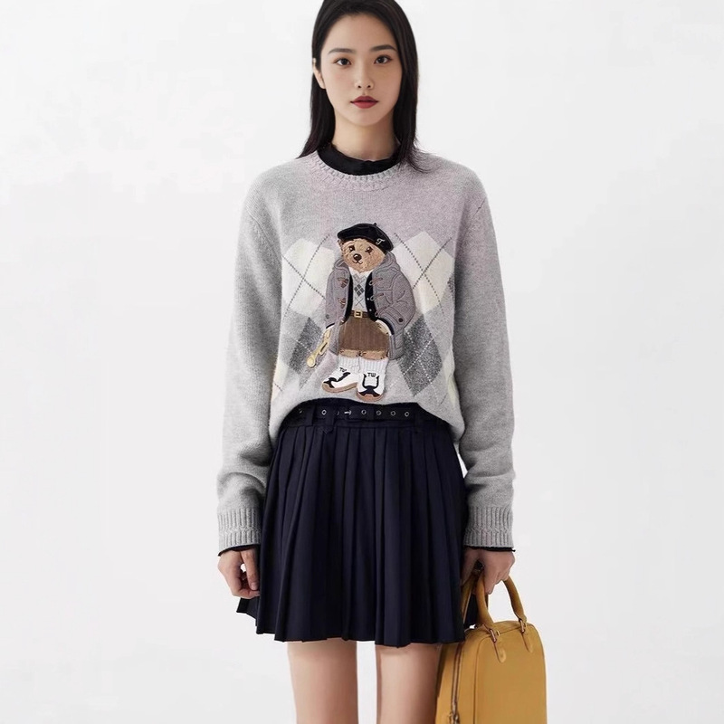 2025 New Autumn and Winter Diamond Plaid Jacquard Fitted Round Neck Top Horn Bear Sweater Ttkw258Tcfk 2025 New Autumn and Winter Diamond Plaid Jacquard Fitted Round Neck Top Horn Bear Sweater Ttkw258Tcfk