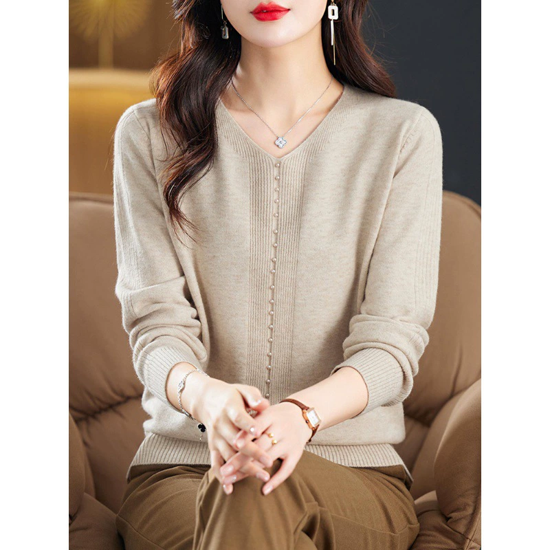 Новый осенний вязаный топ для мам, базовая рубашка с длинным рукавом для женщин среднего возраста, модный свитер для женщин среднего и старшего возраста на весну и осень для ношения поверх другой одежды.