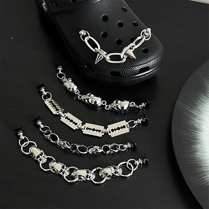 New shoe buckle Pearl Skull ins Hipster punk Wind Cave Cave Shoes Accessories Chain accessories diy hip hop shoe chain