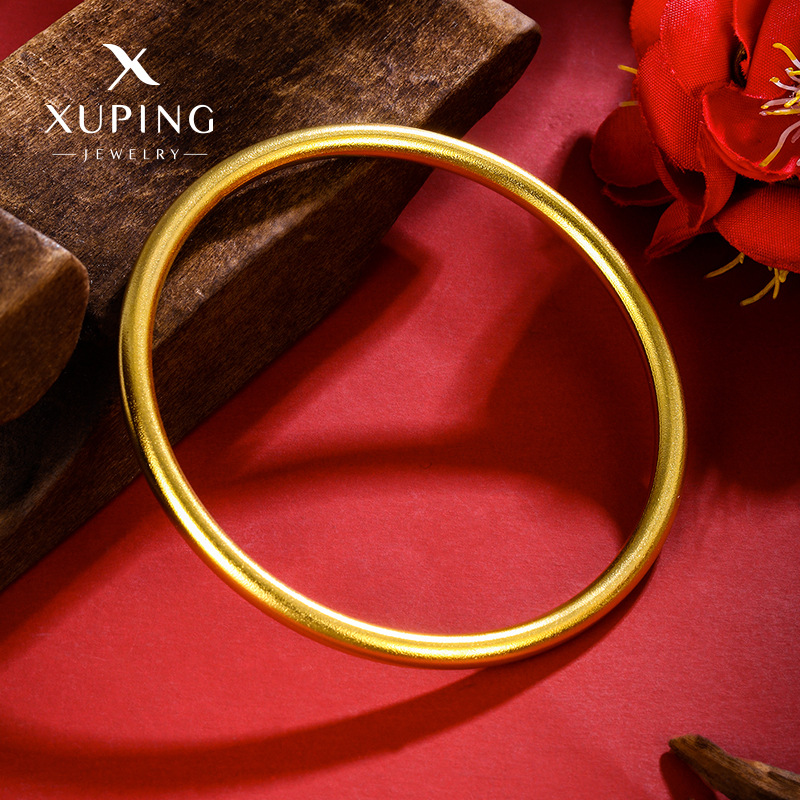  Brazalete de acero inoxidable chapado en oro – diseño retro sólido y elegante
